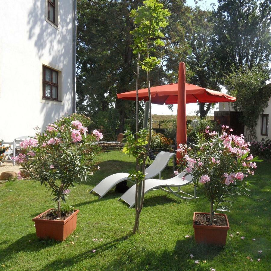 Herrenhaus Kunzwerda Bei Torgau - Aparthotel, Boardinghouse, Wohnen Auf Zeit Exterior foto